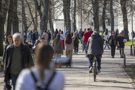 Photo by Rokas Lukoševičius / 15min / Sunny Sunday afternoon in the center of Vilnius