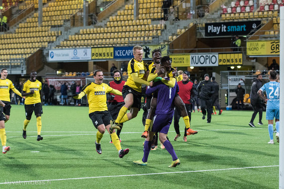 KuPS photo / KuPS triumphs in the penalty shootout