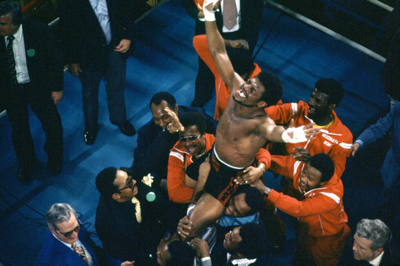 Photo by Scanpix / Leon Spinks triumphs after victory over Muhammad Ali