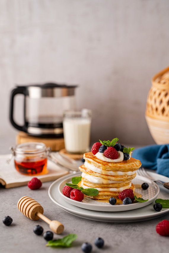 Couple photo / American pancakes with mascarpone