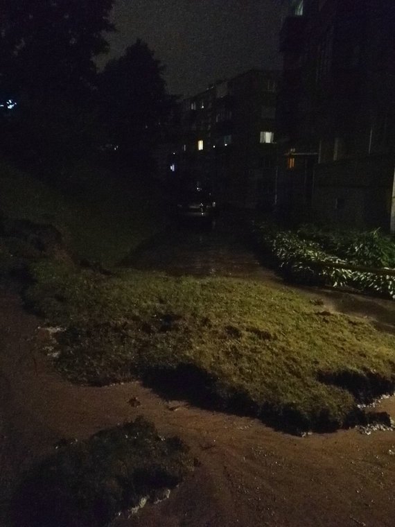 Photo by Gerda Viktorija, reader / A slope on Trakai street in Šiauliai blocked the entrance due to rain