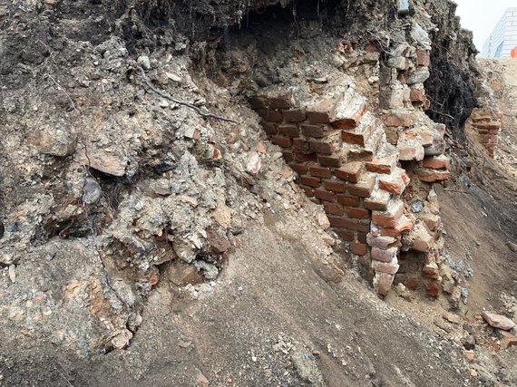 Photo from the Department of Cultural Heritage / Unearthing on Žemalės Street in the 17th century.  basements on the other side of the building