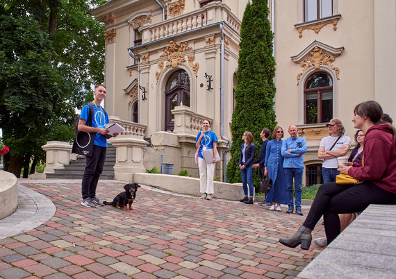 Photo by Vytautas Luchtanas / In the courtyard of the Vileišiai Palace