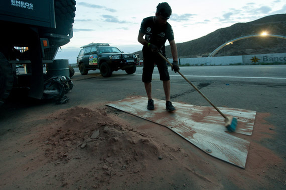 Elijaus Kniežausko nuotr./„Fesh-fesh“ smėlio kiekis, išvalytas iš „Toyota Hilux“ automobilio