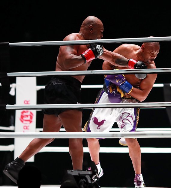 Photo by Scanpix / Mike Tyson and Roy Jones Jr. met at Staples Center in Los Angeles.