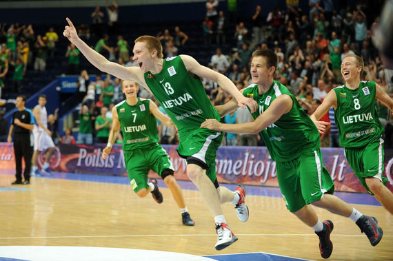 Photo by Alfredo Pliadis / Marius Grigonis snatched the victory from Serbia in the semifinals of the 2012 European Youth Championship.