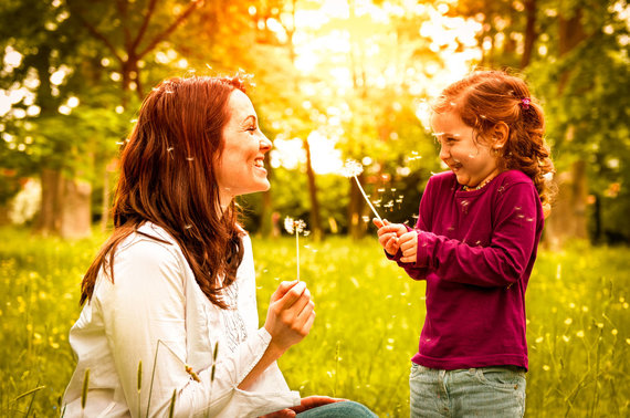 Photo from 123RF.com/Mom with daughter