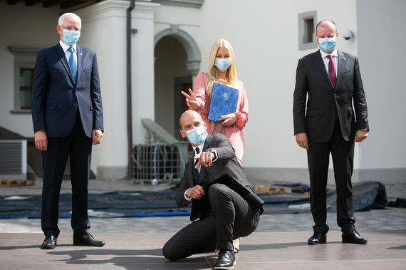 Sigismund Gedvila / 15min photo / Awards ceremony for graduates who passed the one hundred point exams