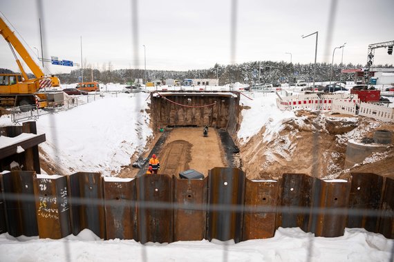 Photo by Sigismund Gedvila / 15min / Pilaitės Ave. an underground pedestrian crossing is being built