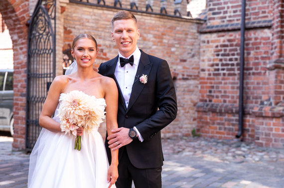 Photo by Žygimantas Gedvila / 15min / Wedding moment of Angelė Petručionytė and her beloved Marius