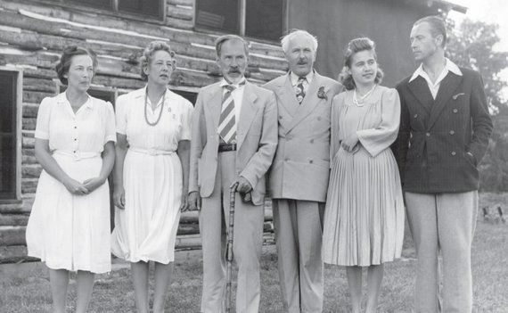 A.Smetona with relatives in the United States (1942)