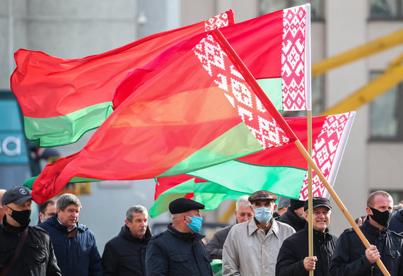 Scanpix / ITAR-TASS photo / Counter-protesters in the retreat march