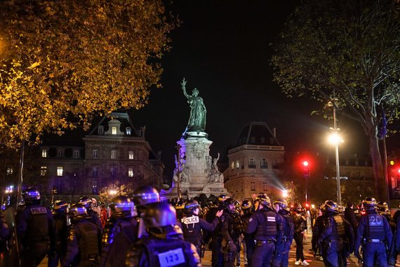 AFP / Scanpix Photo / Officials in Paris