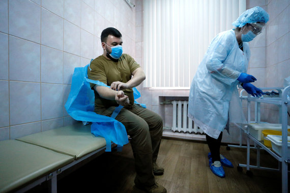 Photo by Scanpix / ITAR-TASS / Donetsk residents are vaccinated