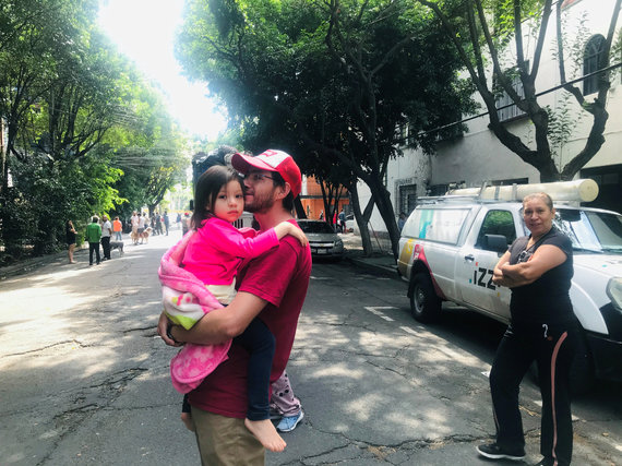 Reuters / Photo by Scanpix / People during the earthquake in Mexico