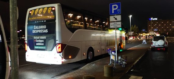 Photo from the Lithuanian Embassy in Latvia / Lithuanians returning from London have successfully arrived in Riga and will continue to travel by bus