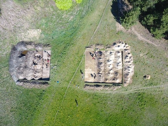 Photo of the participants of the VU archaeological expedition. / VU archaeological expedition in the village of Šventininkai