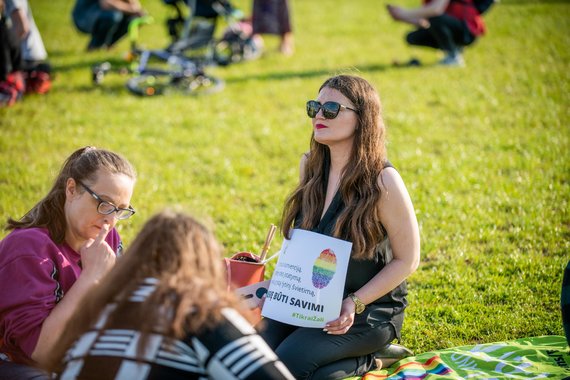 Arno Strumila / 15min photo / Detoxification: cycling and picnic for LGBTQ + families