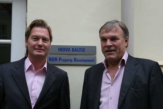 Fotoalbum av et personlig album / Magagne Reme (til høyre) med forretningspartner Peru Siegfried Skisaker
