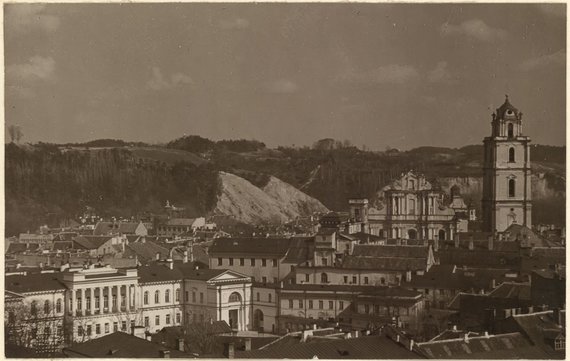 Jano Bulhako fotografija/ Nacionalinis M.K.Čiurlionio dailės muziejus/Vilniaus senamiesčio panorama, apie 1917 m.