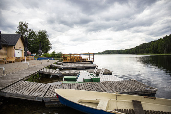 Ernesta Čičiurkaitė / 15min photo / Palūšė boat - bar