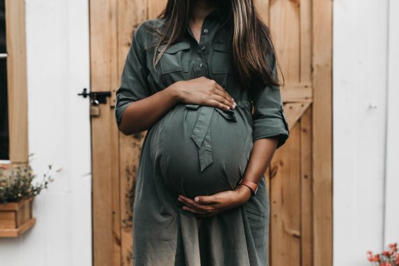 Camylla Battani / Unsplash / Pregnancy