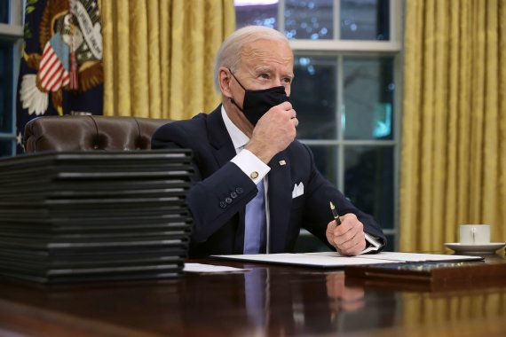 AFP / Photo by Scanpix / The new president of the United States, Biden, enters the White House