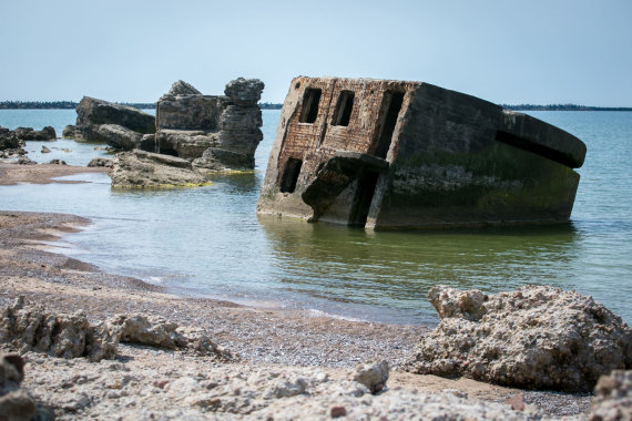 Photo by Julius Kalinskas / 15min / Ruined fortress on the shores of the Baltic Sea