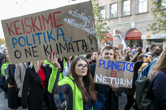 Luko Balandžio / 15min nuotr./Eitynės „Penktadieniai už ateitį“