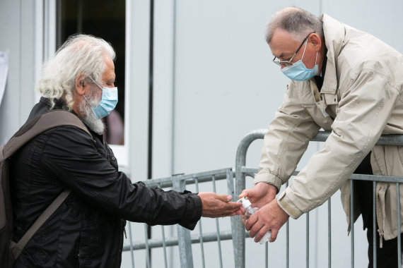 Sigismund Gedvila / 15min photo / Hand disinfection