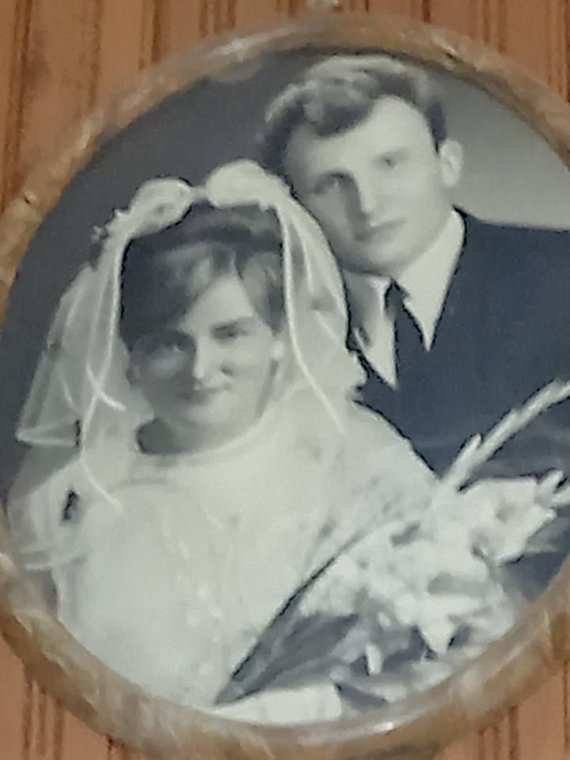 Asmeninio albumo nuotr./Stasio ir Sabinos Antanaičių vedybų diena prieš 50 metų