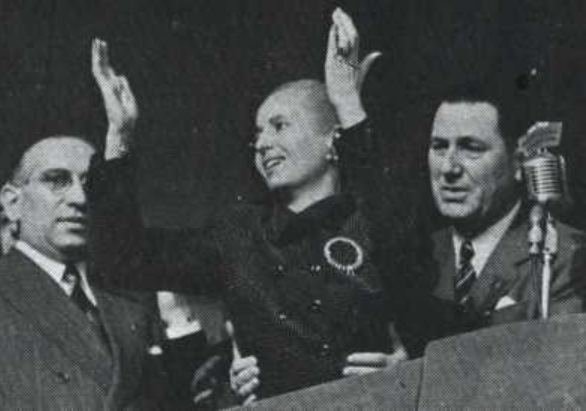 Wikipedia.org nuotr./Likus keliems mėnesiams iki mirties Eva Perón jau nebepajėgė stovėti be pagalbos. (1951 m. spalio 17 d.)