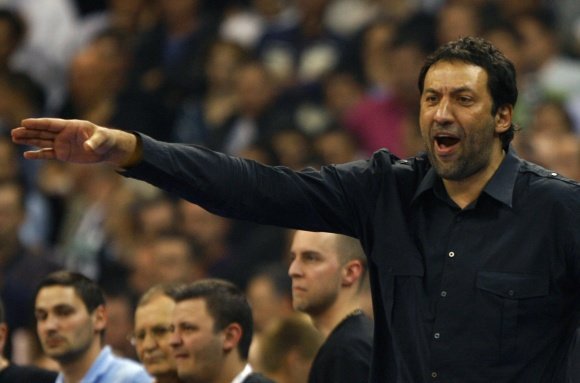 AFP/„Scanpix“ nuotr./Vlade Divacas tiki, kad serbai žais olimpiadoje.