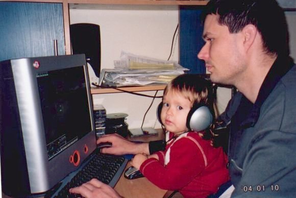 Natalijos B. nuotr./Kompiuteriniai žaidimai su tėčiu.