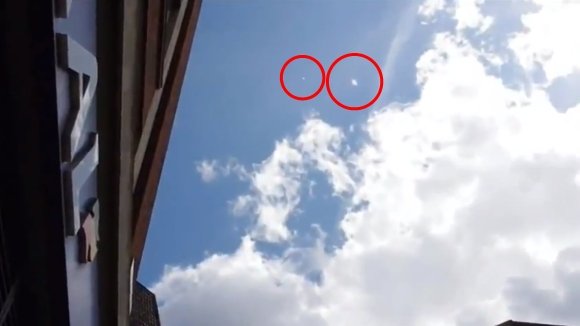 kadras iš „YouTube“/Neatpažinti skraidantys objektai virš Londono