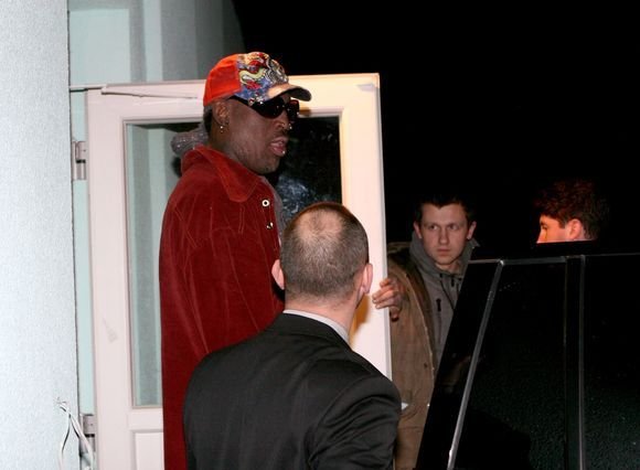 „Scanpix“ nuotr./Buvęs krepšininkas Dennisas Rodmanas po filmavimo Vilniuje