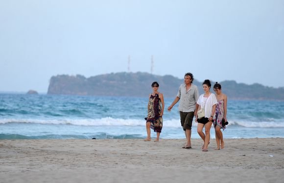 AFP/„Scanpix“ nuotr./Turistai Šri Lankos paplūdimiuose