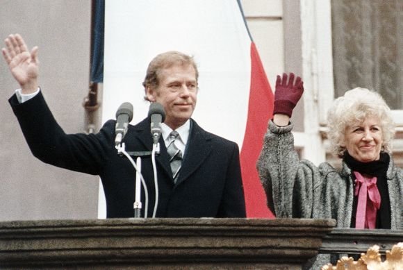 „Reuters“/„Scanpix“ nuotr./Vaclavas Havelas su žmona Olga