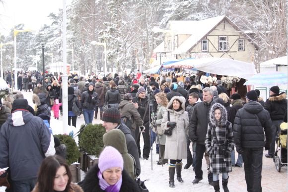 J.Andriejauskaitės nuotr./J.Basanavičiaus gatvė žiemą šventės metu