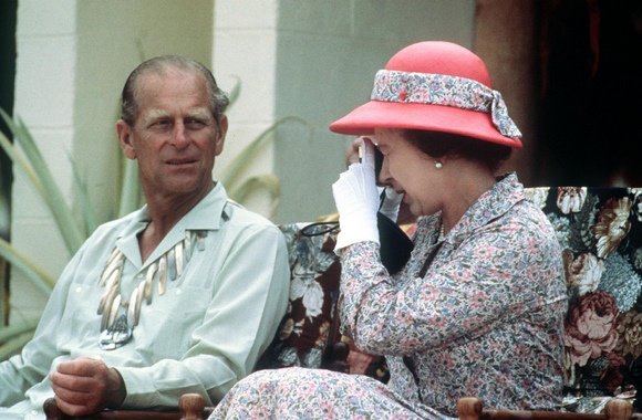 PA/„Scanpix“ nuotr./Didžiosios Britanijos karalienė Elizabeth II su Edinburgo hercogu Philipu (1982 m.)