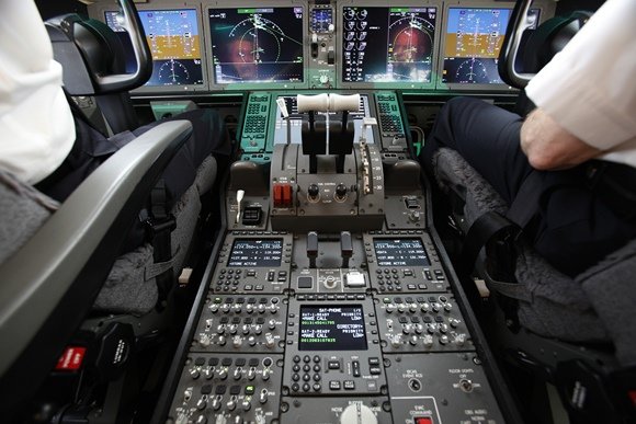 „Reuters“/„Scanpix“ nuotr./„Boeing 787 Dreamliner“ pilotų kabina