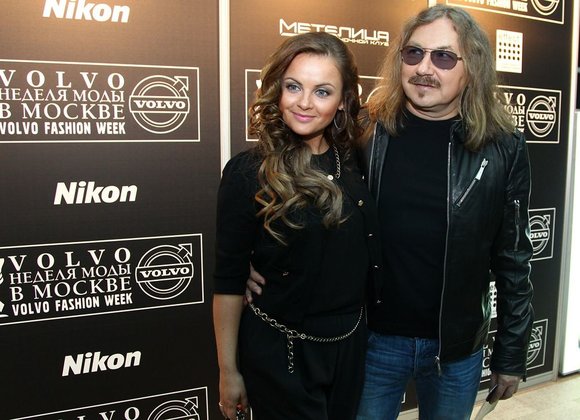 „RIA-Novosti“/„Scanpix“ nuotr./Dainininkas Igoris Nikolajevas su žmona Julija Proskurjakova