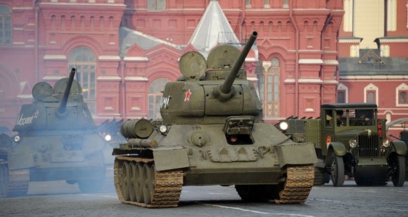 AFP/„Scanpix“ nuotr./T-34 tankas