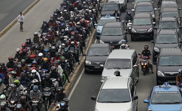 „Reuters“/„Scanpix“ nuotr./Transporto spūstis Džakartoje