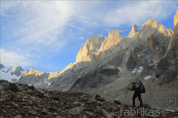 MM alpinistų nuotr./Fitz Rojaus masyvas iš vakarinės pusės