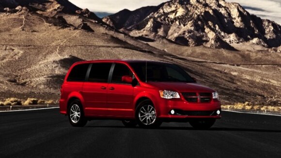 Gamintojo nuotr./Atšaukiami „Chrysler Town & Country“ ir „Dodge Caravan“ modeliai