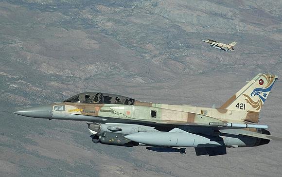 wikimedia.org nuotr./Izraelio naikintuvas F-16s