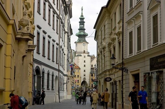 „Scanpix“ nuotr./Iš apsnūdusio provincijos miestelio Bratislava tapo jaukia ir modernia Europos sostine.