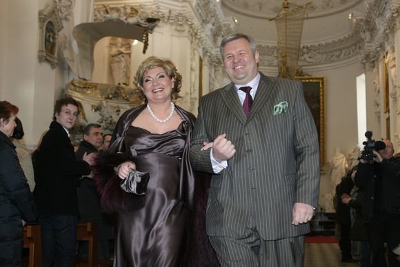 Irmanto Gelūno / 15min nuotr./Gintautas Vyšniauskas ir Edita Mildažytė savo bažnytinės santuokos dieną, 2009 m. vasario 28 d.