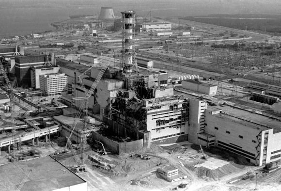 „Reuters“/„Scanpix“ nuotr./Černobylio atominė elektrinė po katastrofos